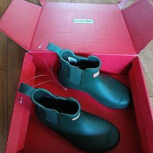 NWT Hunter Dark Green Women's Rain Boots Size 6